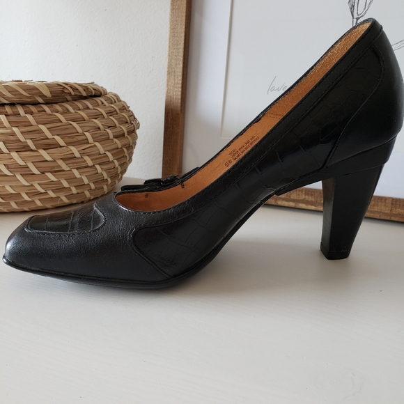 Sofft Square Toe Heels Size 6.5W - Picture 7 of 16